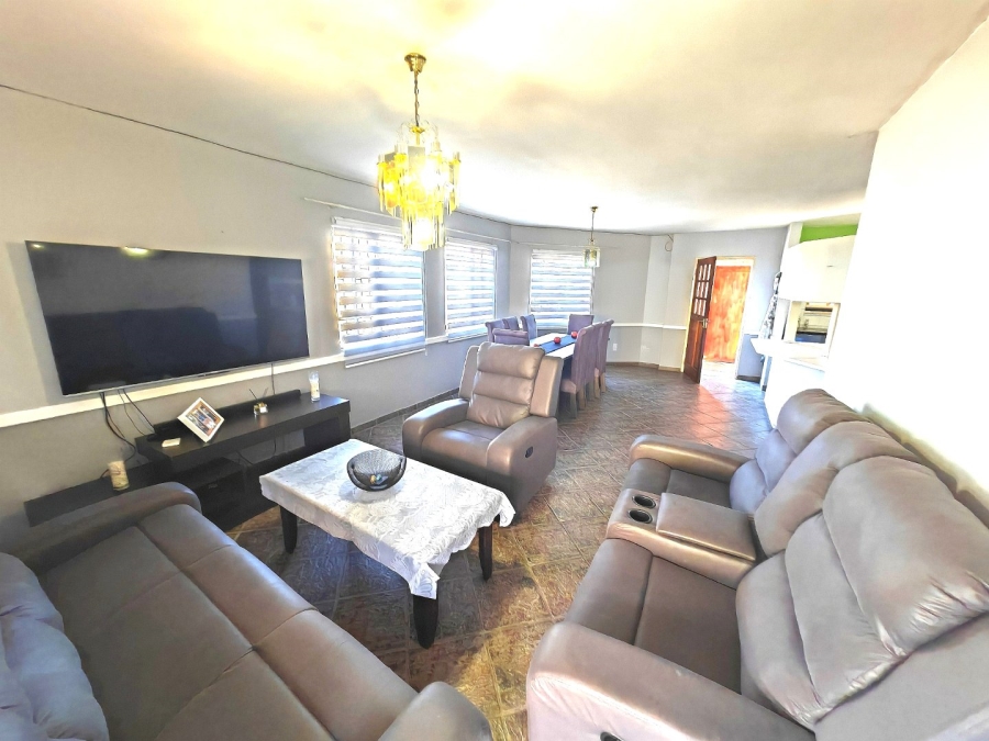 3 Bedroom Property for Sale in Pellissier Free State